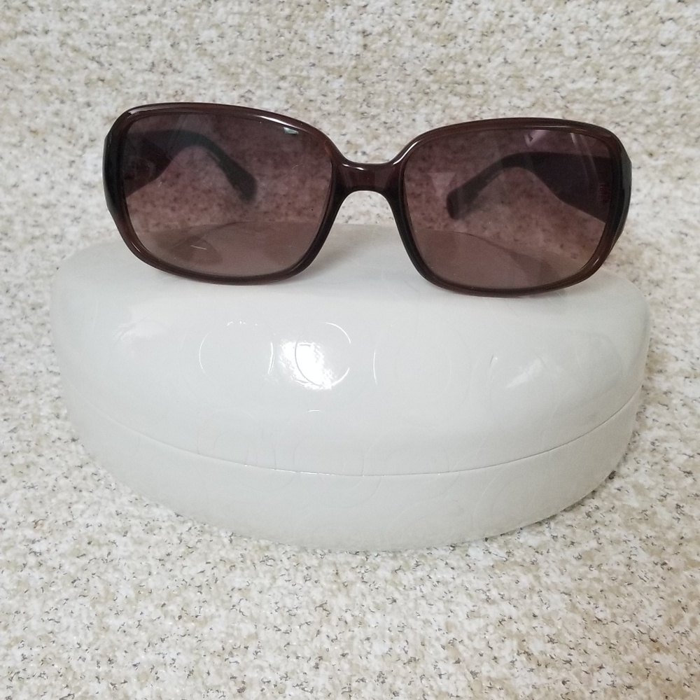 Coach Monogram design sunglasses